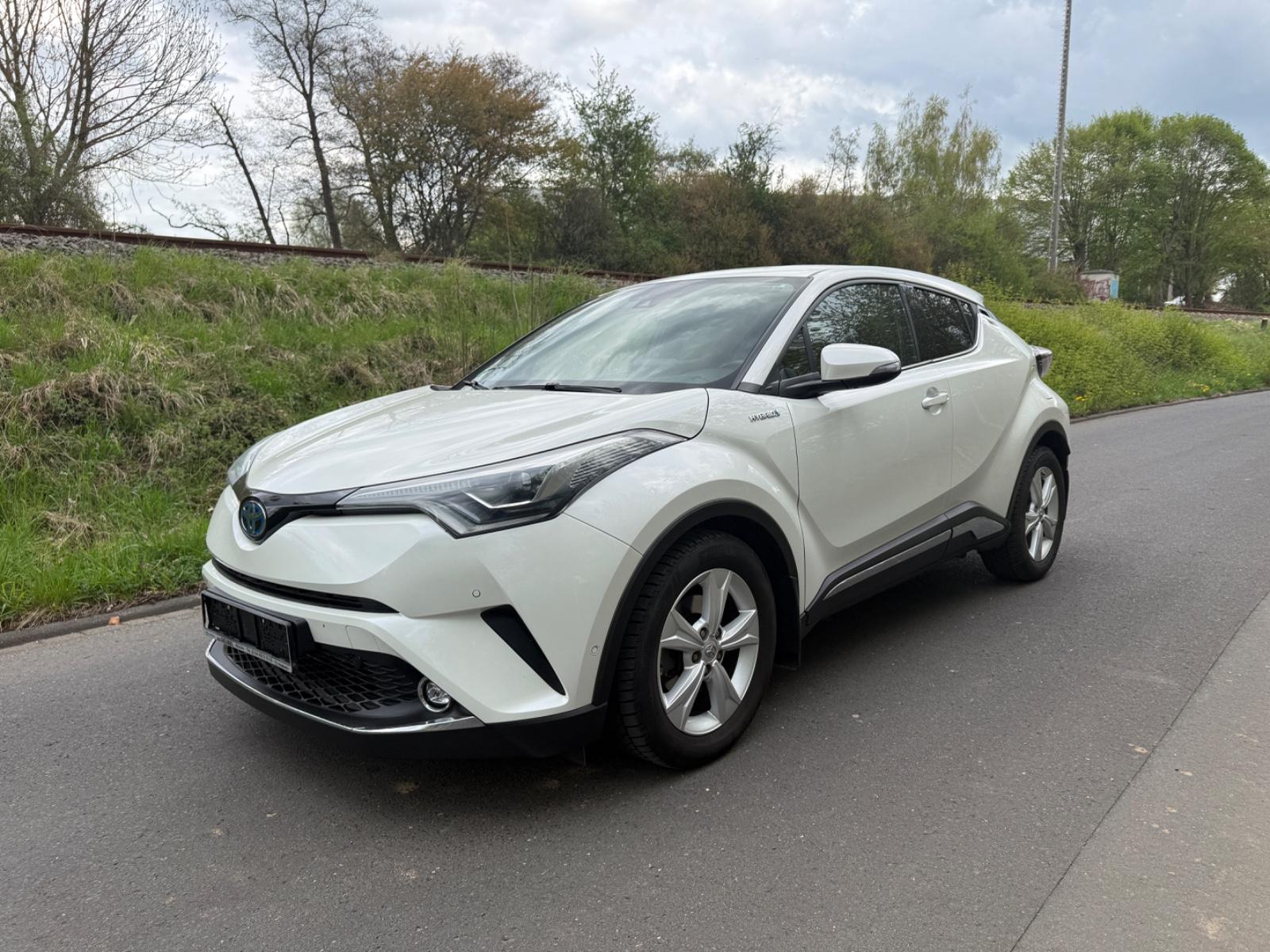 Toyota C-HR Hybrid Lounge , mit Anhängerkupplung