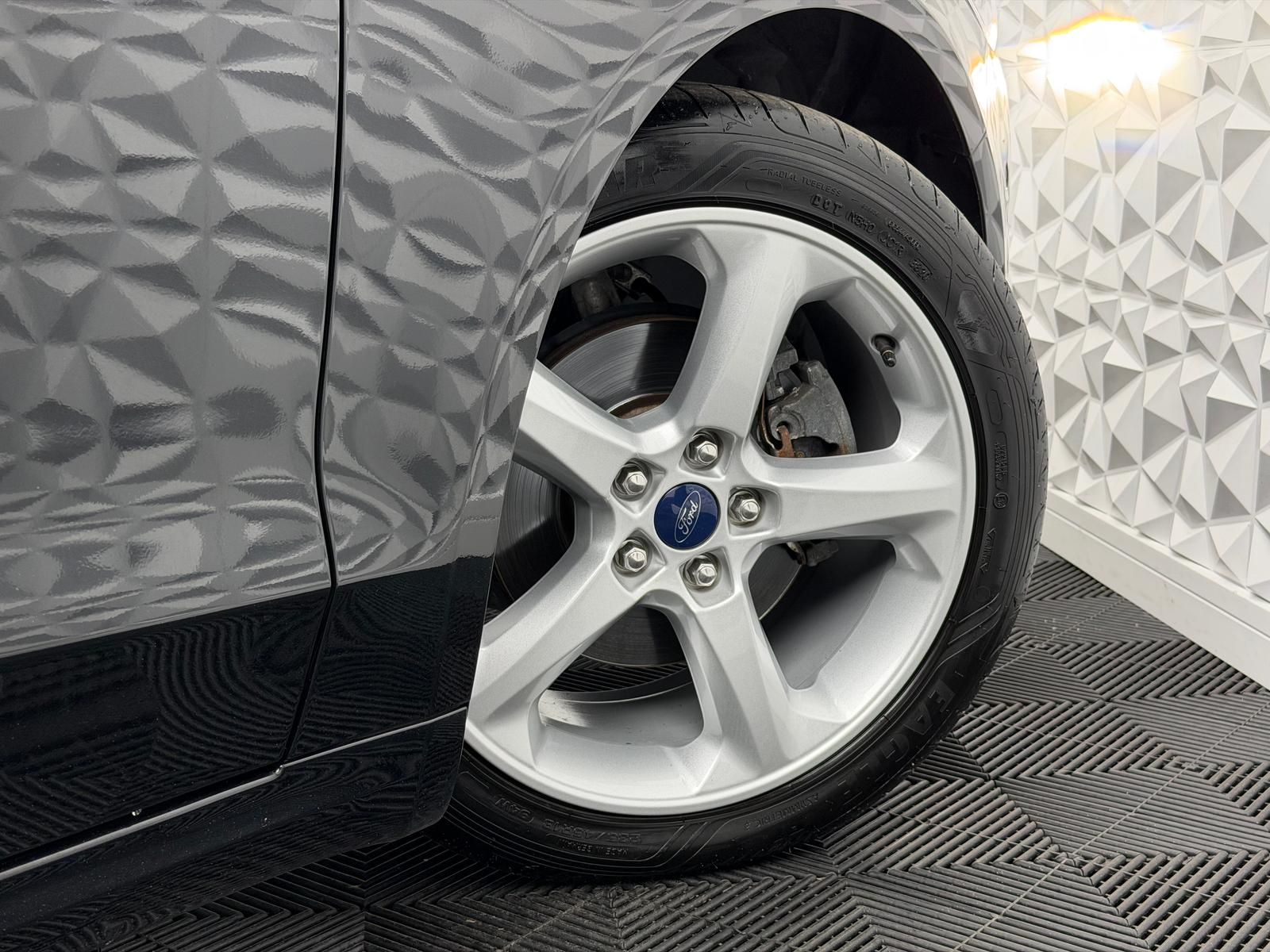 Fahrzeugabbildung Ford MONDEO TURNIER 2.0 ECOBOOST/TITANIUM/PANO/KEYLES