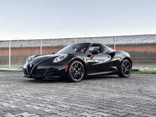 Alfa Romeo 4C*SPIDER*PURERFAHRSPASS*VOLL-CARBON*TOPSTAND