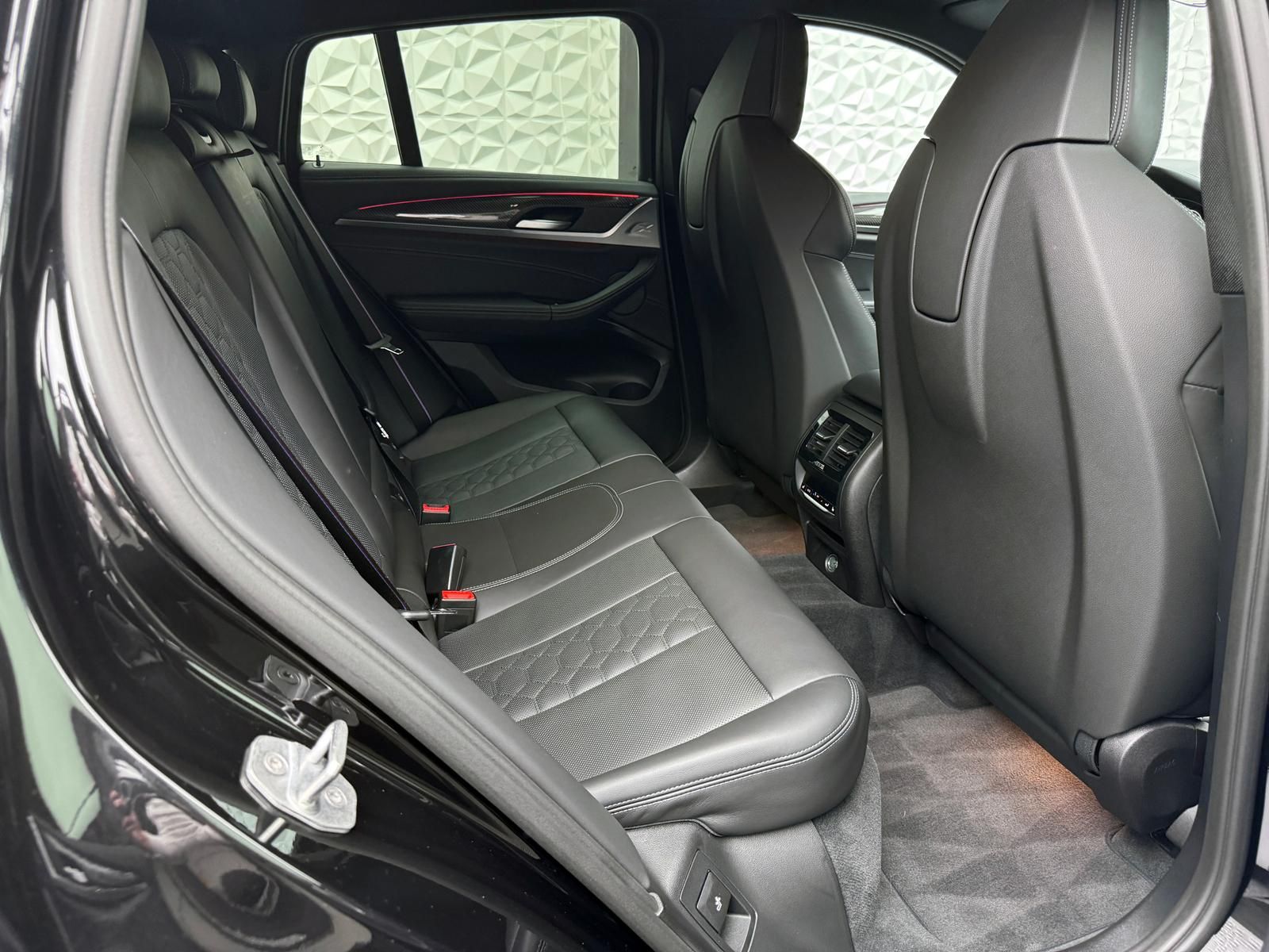 Fahrzeugabbildung BMW COMPETITION/KLAPPEN-AGA/H&K/ACC/AHK/HUD/KEYL/21"