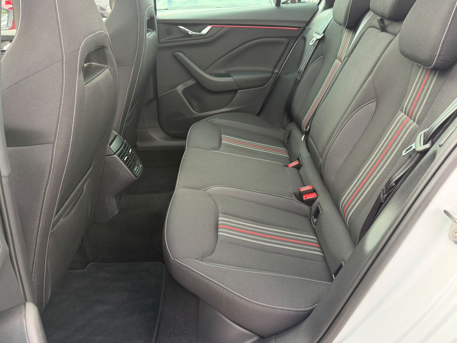 Fahrzeugabbildung SKODA Kamiq 1.5 TSI DSG Monte Carlo PANO*MATRIX*5J.GAR