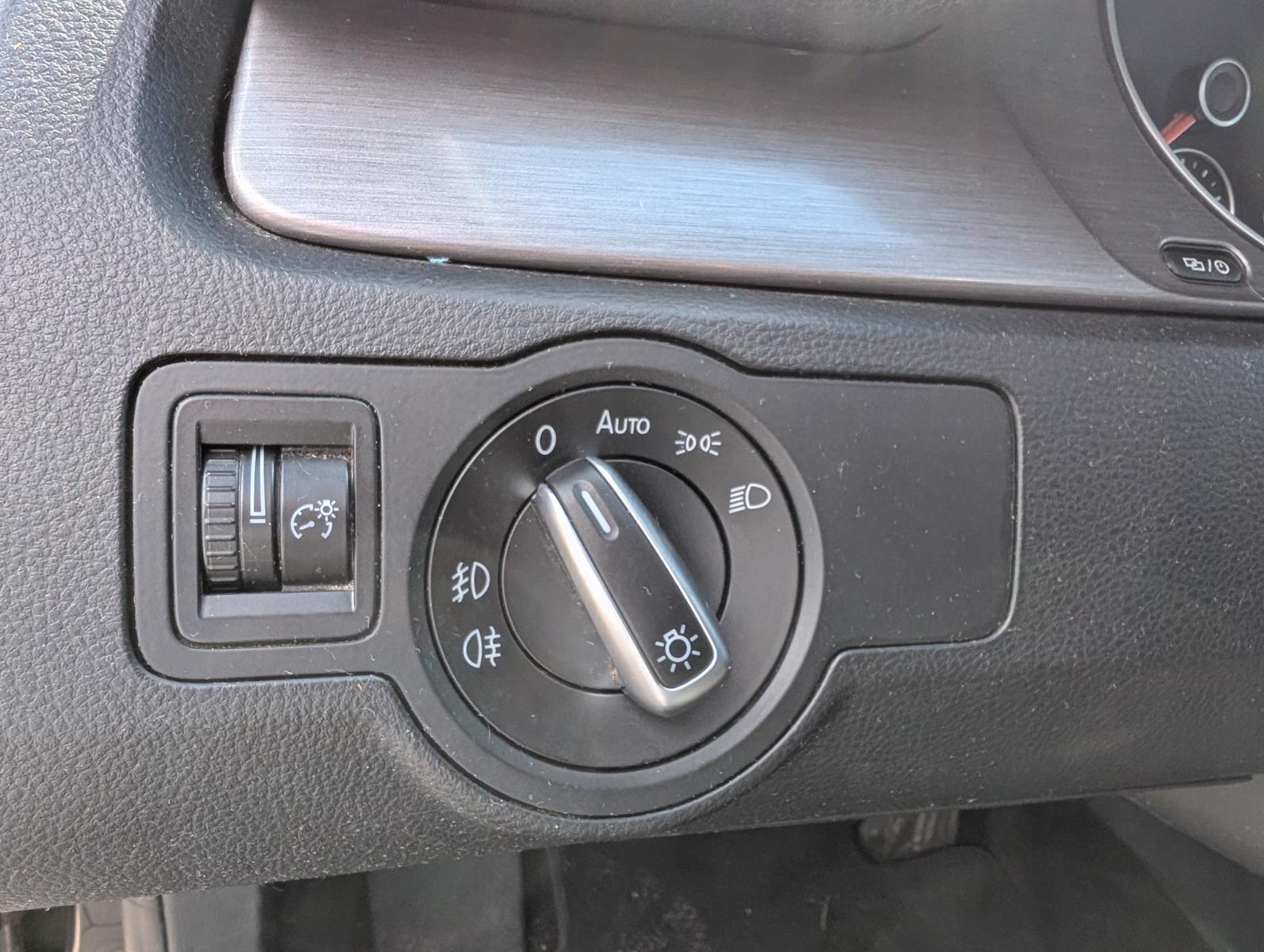 Volkswagen Passat 2015 — photo 17