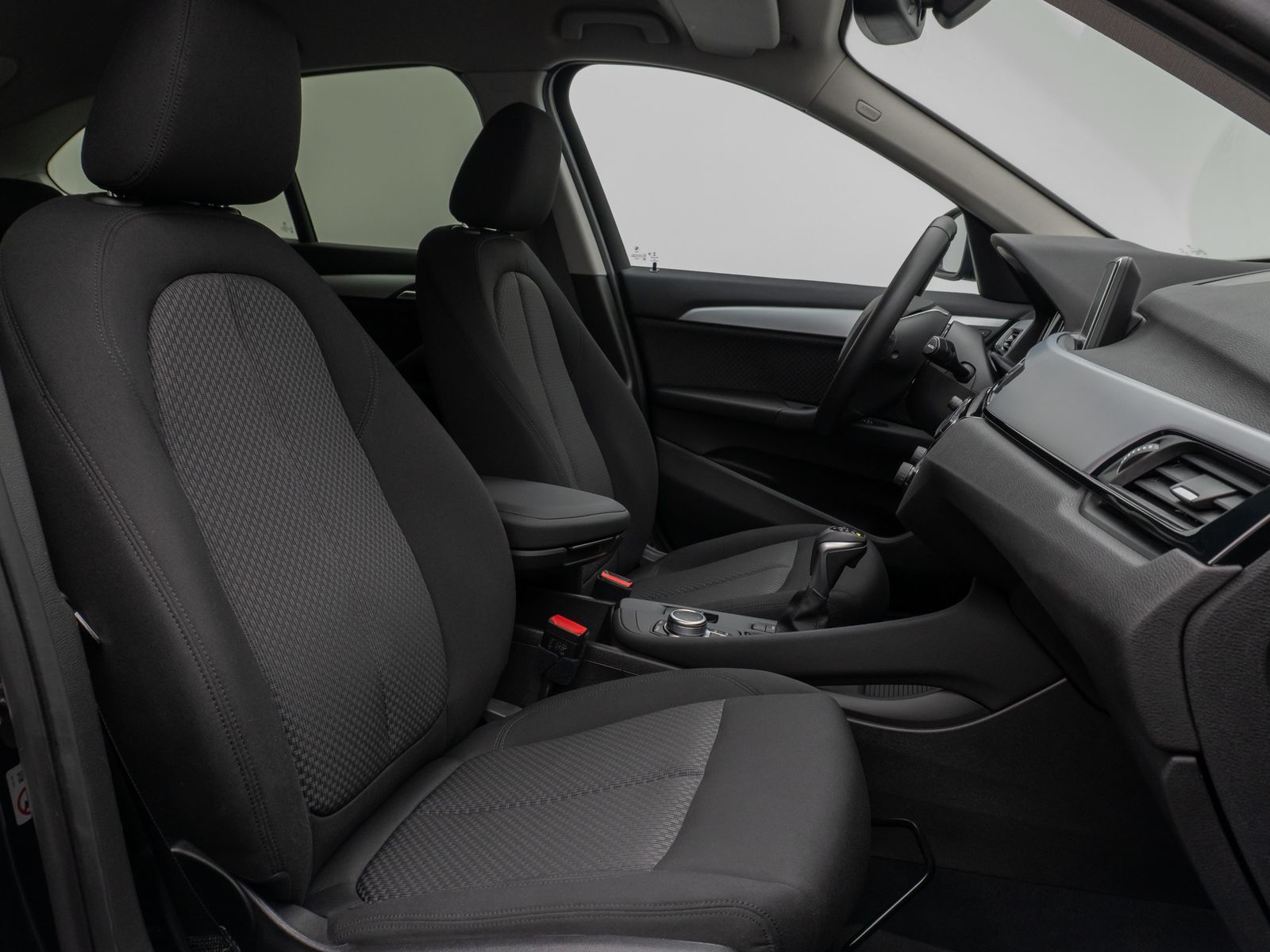 Fahrzeugabbildung BMW X1 xD25e ParkAss DAB Navi Lordos GwschwindigReg