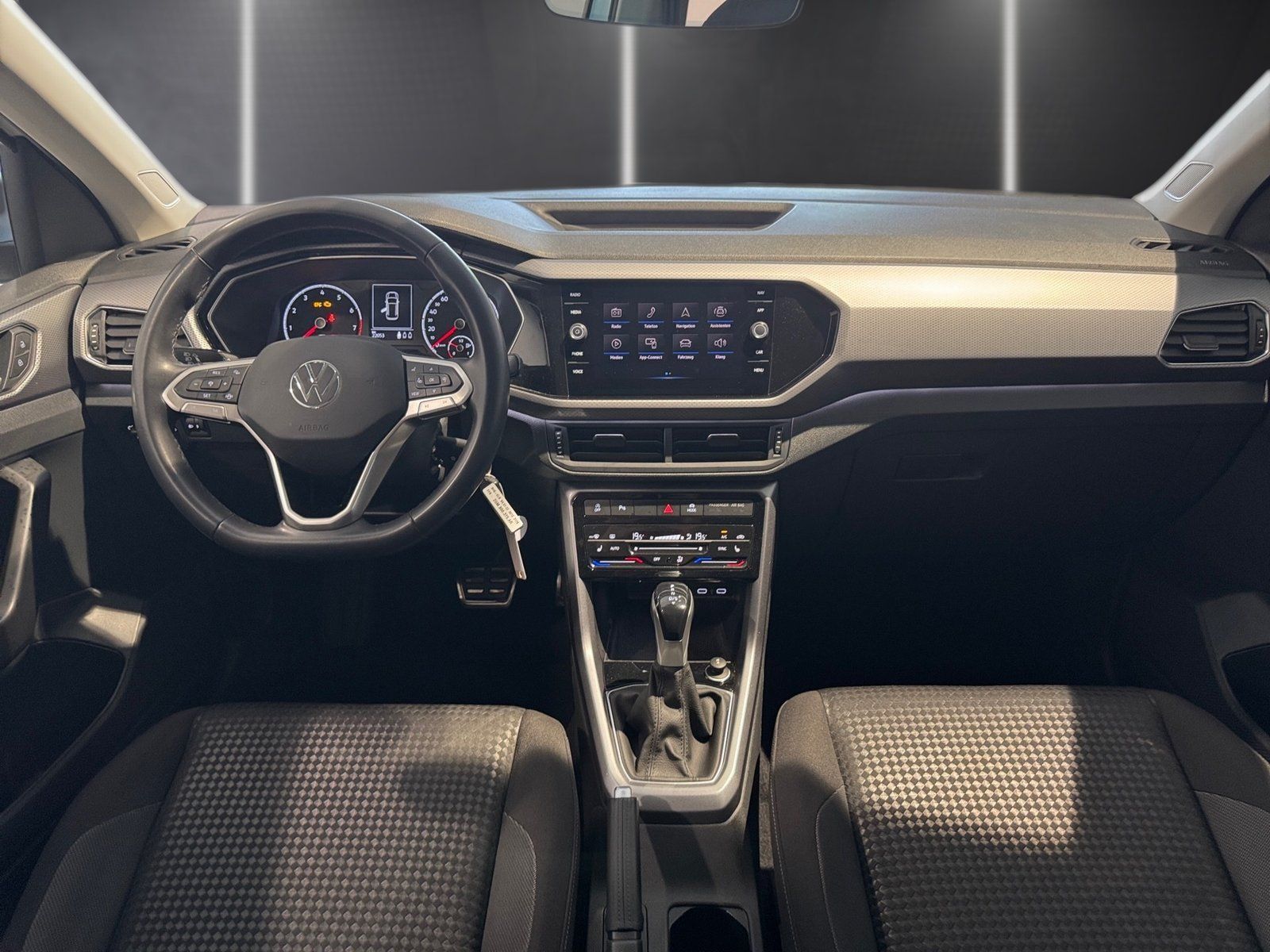Fahrzeugabbildung Volkswagen T-Cross 1.0 TSI Active*Navi*Sitzh*Einparkhilfe