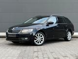 Skoda Octavia Combi Style Bi-Xenon Navi Sportsitze TOP - Skoda Octavia Gebrauchtwagen in Frankfurt