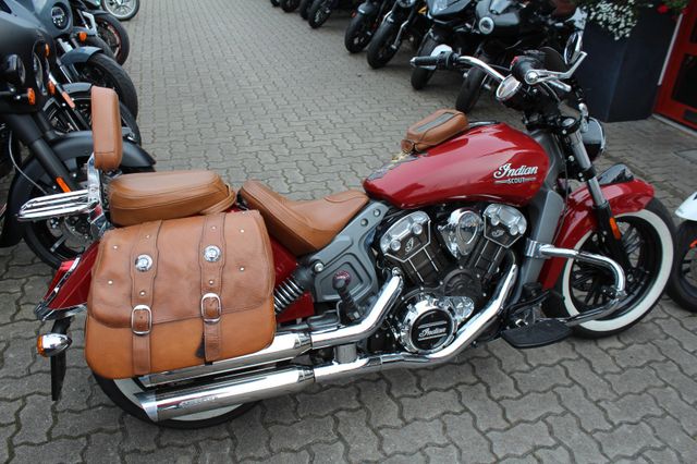 Indian Scout 1133 mit viel Zubehör