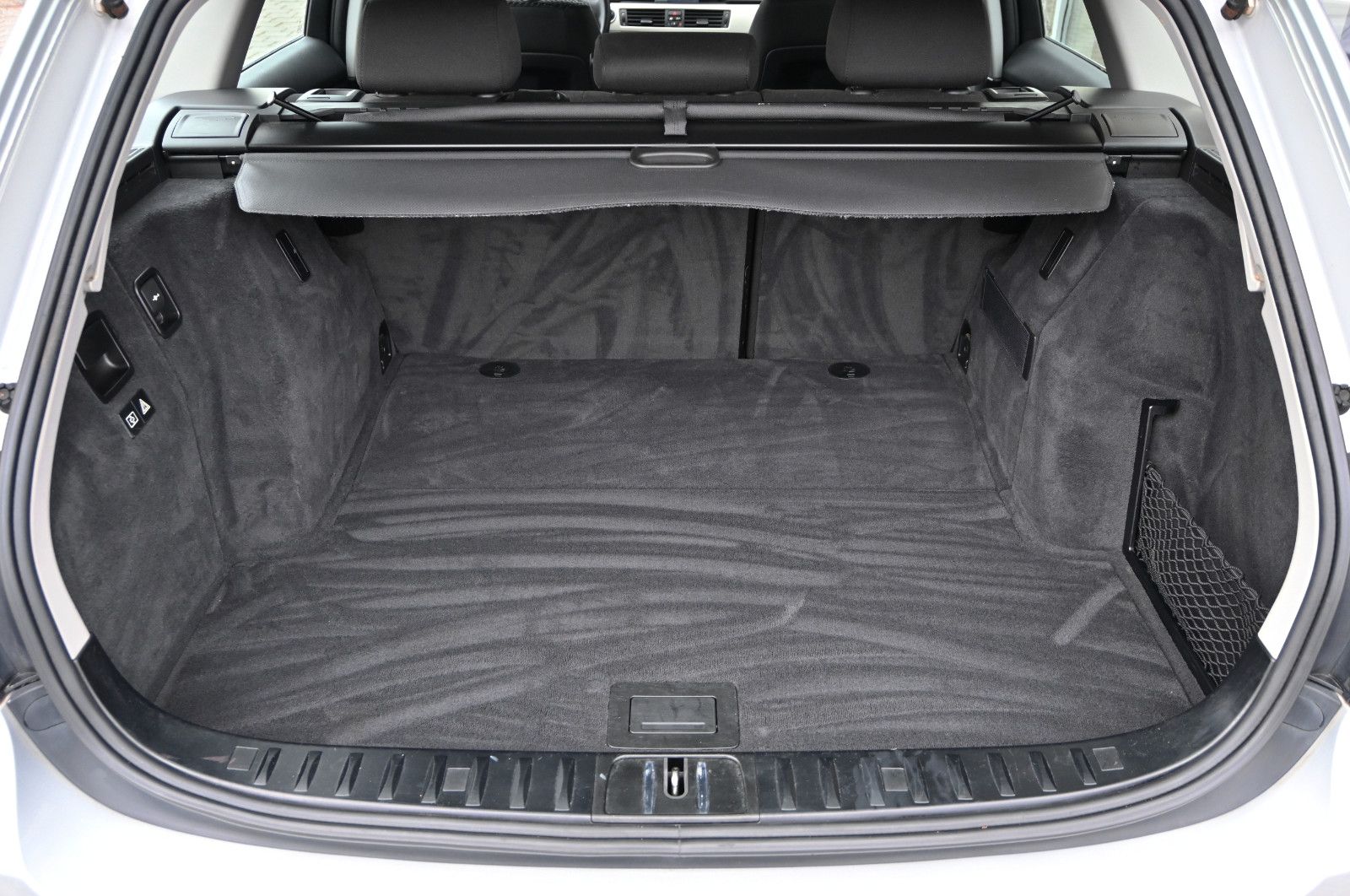 Fahrzeugabbildung BMW 320d Touring Aut. Ed.Lifestyle °AHK°STANDHEIZUNG