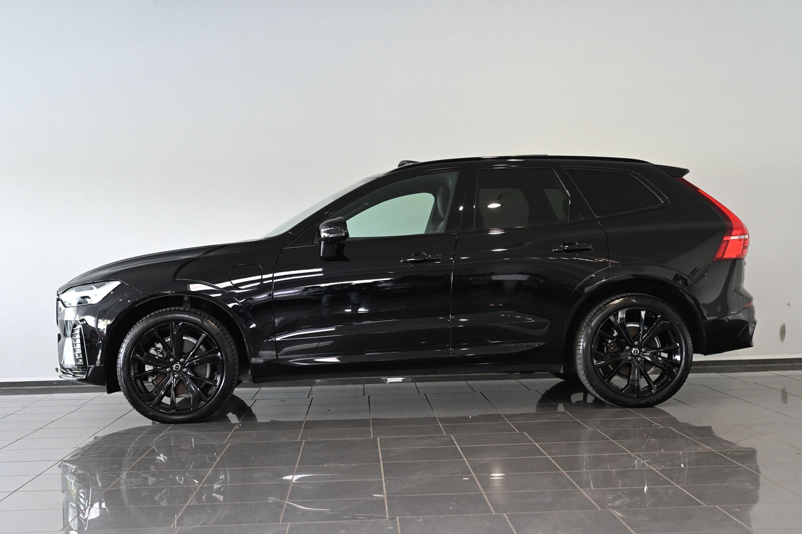 Volvo XC60 T8 AWD Ultra Black Edition Pano ACC HUD H&K imagem 3