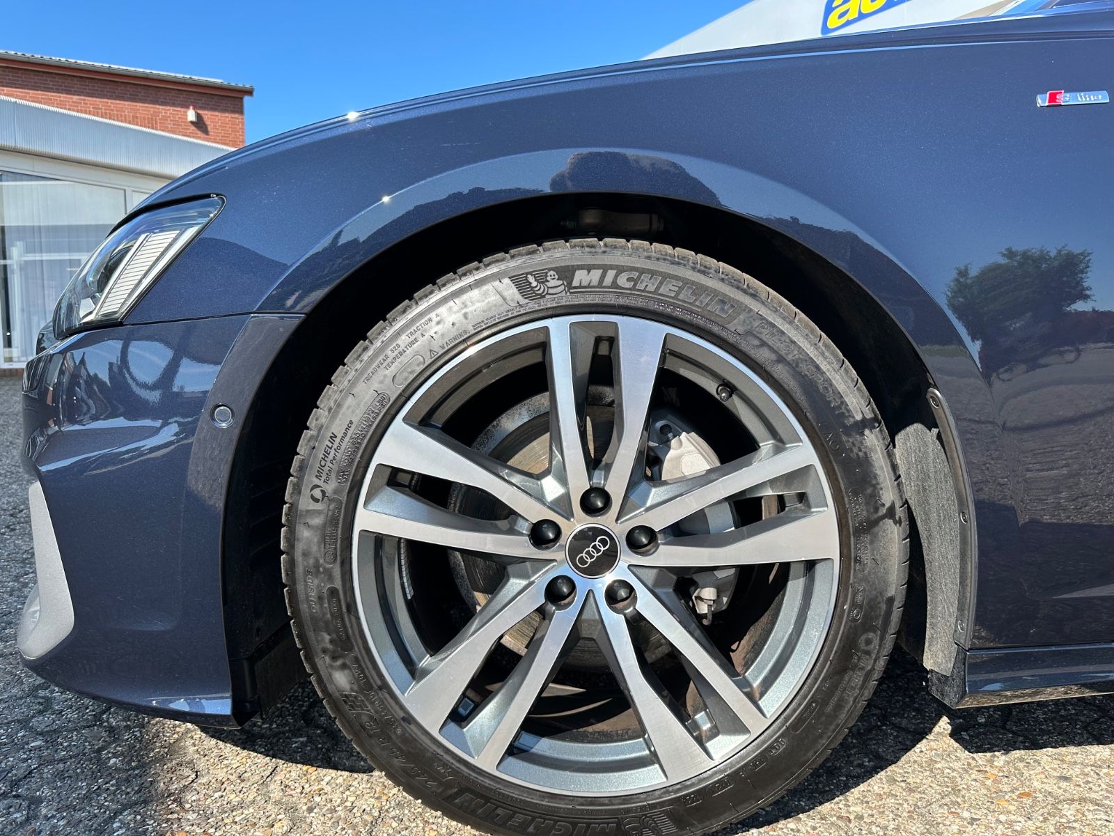Fahrzeugabbildung Audi A6 Avant 40 TDI S line S Tronic ACC/Matrix/Navi
