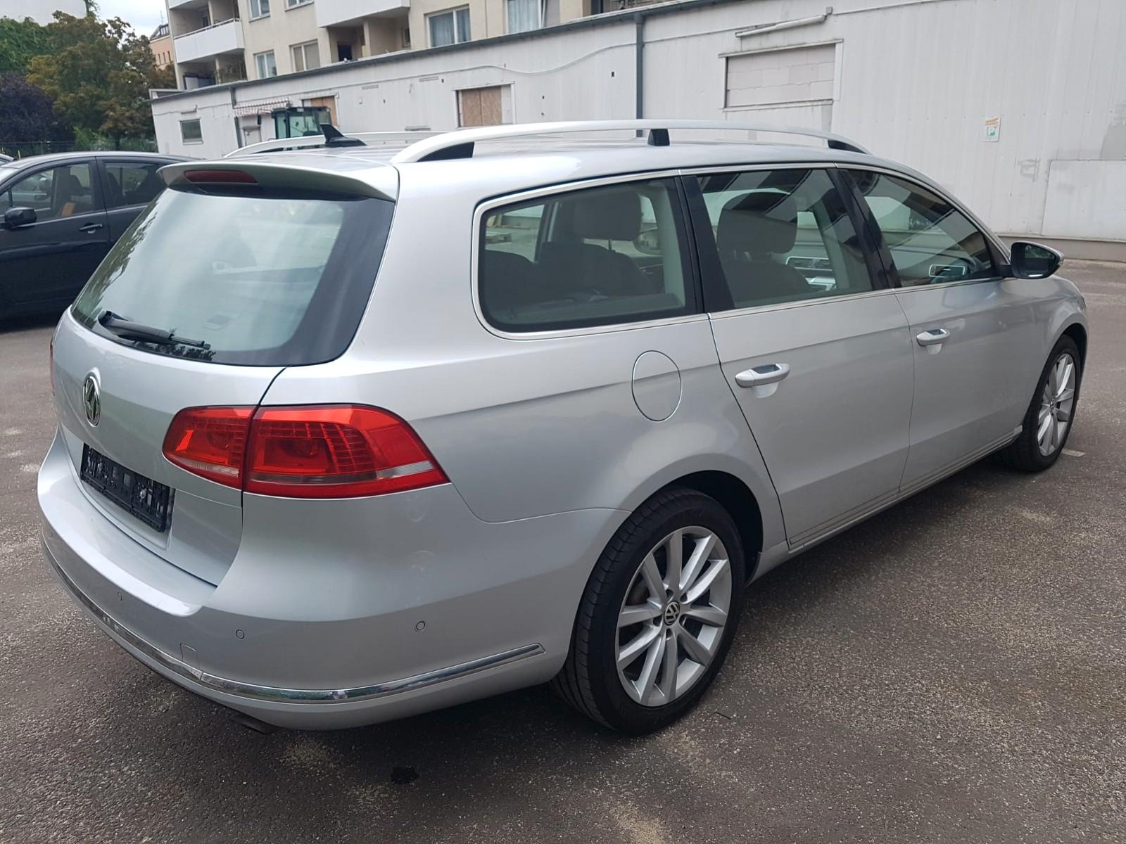 Volkswagen Passat 2011 — interior