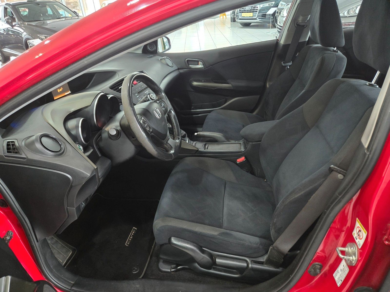 Fahrzeugabbildung Honda Civic Lim. 5-trg. 1.4 Sport