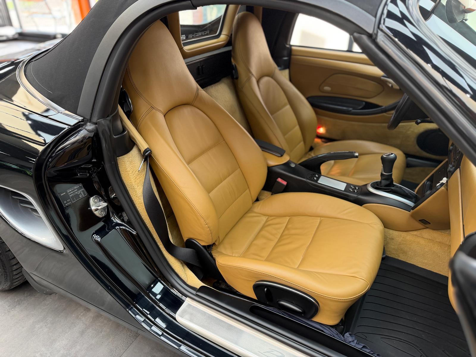 Porsche Boxster 986 2.7 | 220 ch | BVM | Cuir partiel beige | GPS | Régulateur de vitesse | Suspension sport