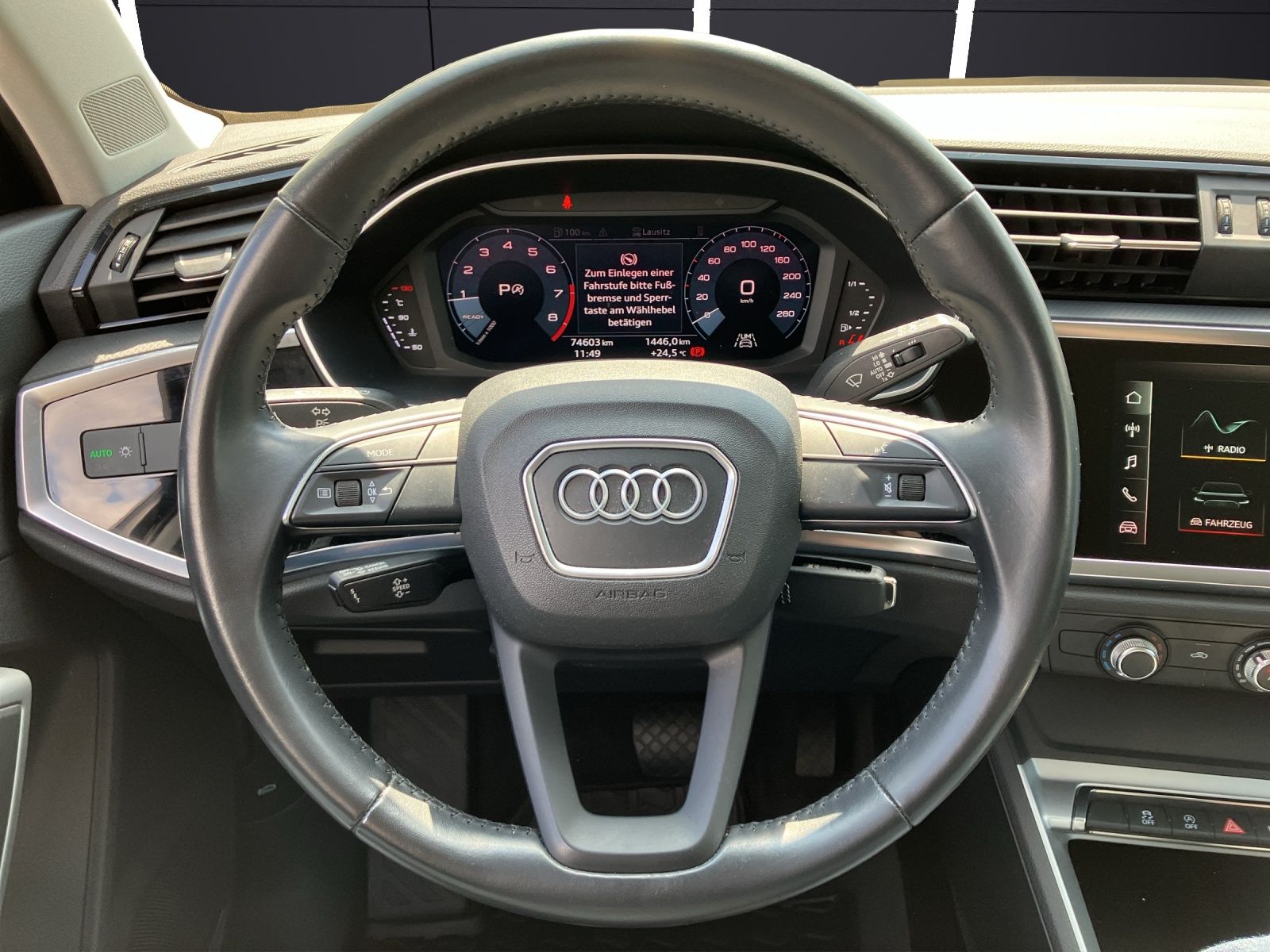 Fahrzeugabbildung Audi Q3 40 TFSI quattro S-tronic LED 18" AVC SHZ