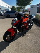 KTM 1290 Superduke R Service & Reifen neu - KTM MOTORRAD