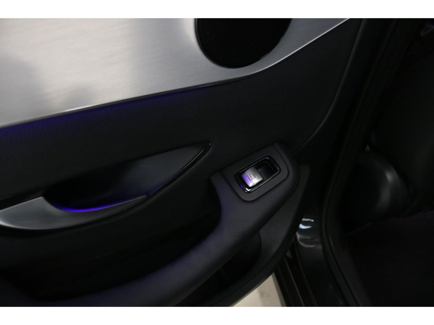 Fahrzeugabbildung Mercedes-Benz GLC 200 4Matic e. Heckklappe AHK Navi LED