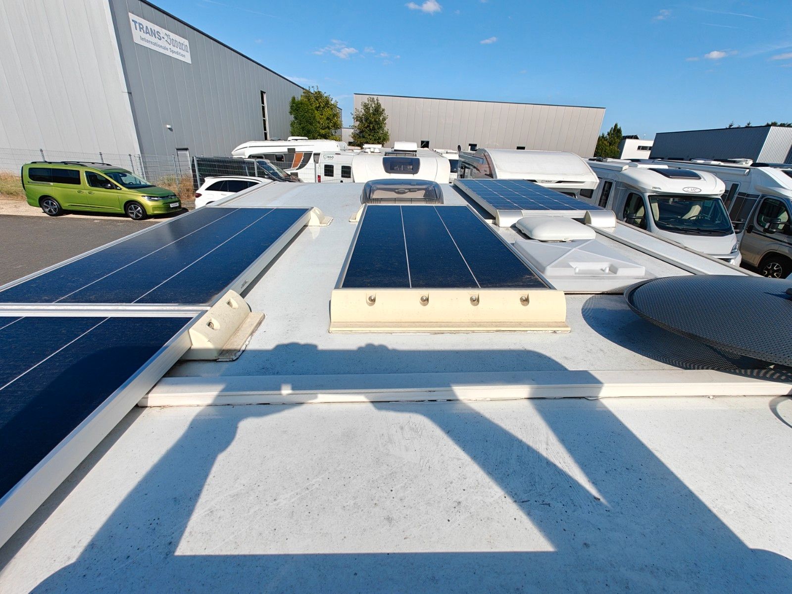 Fahrzeugabbildung Carado V-337 - Lithium, 4x Solar, AHK, Kameras, SAT -