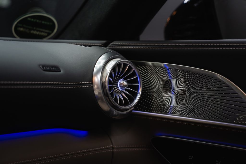 MERCEDES-BENZ SL 63 AMG*BURMESTER*360*HU* MANUFAKTUR*1.HAND MERCEDES-BENZ SL 63 AMG*BURMESTER*360*HU* MANUFAKTUR*1.HAND