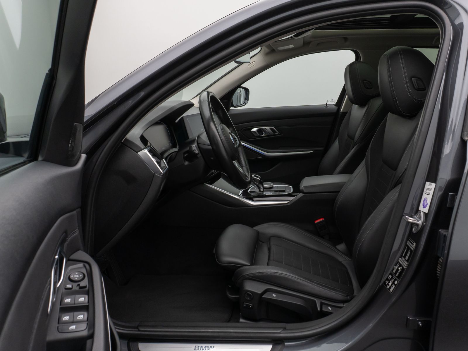 Fahrzeugabbildung BMW 320d xD  Sport Line Panorama DAB H/K Stop&Go AHK