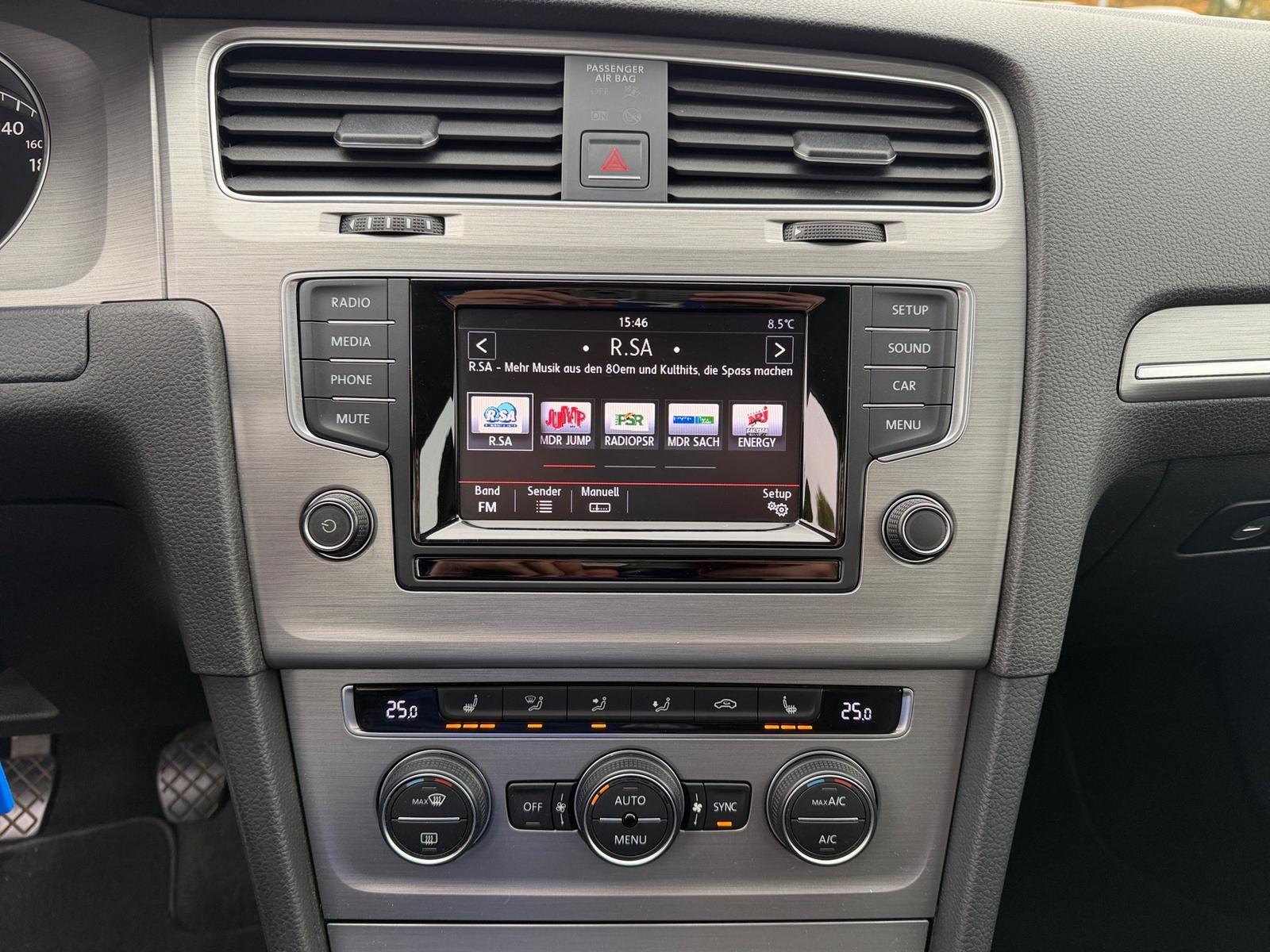 Volkswagen Golf VII Variant 1.4 16V TSI Bi-Xenon AHK PDC