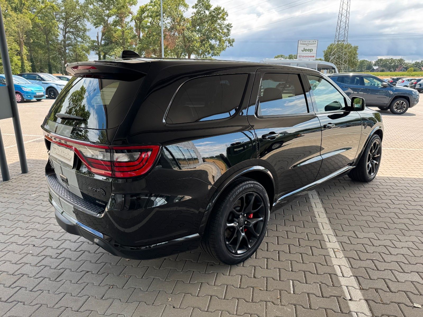 Fahrzeugabbildung Dodge Durango SRT Hellcat 6,2l Hemi Deutsche 1.Hand