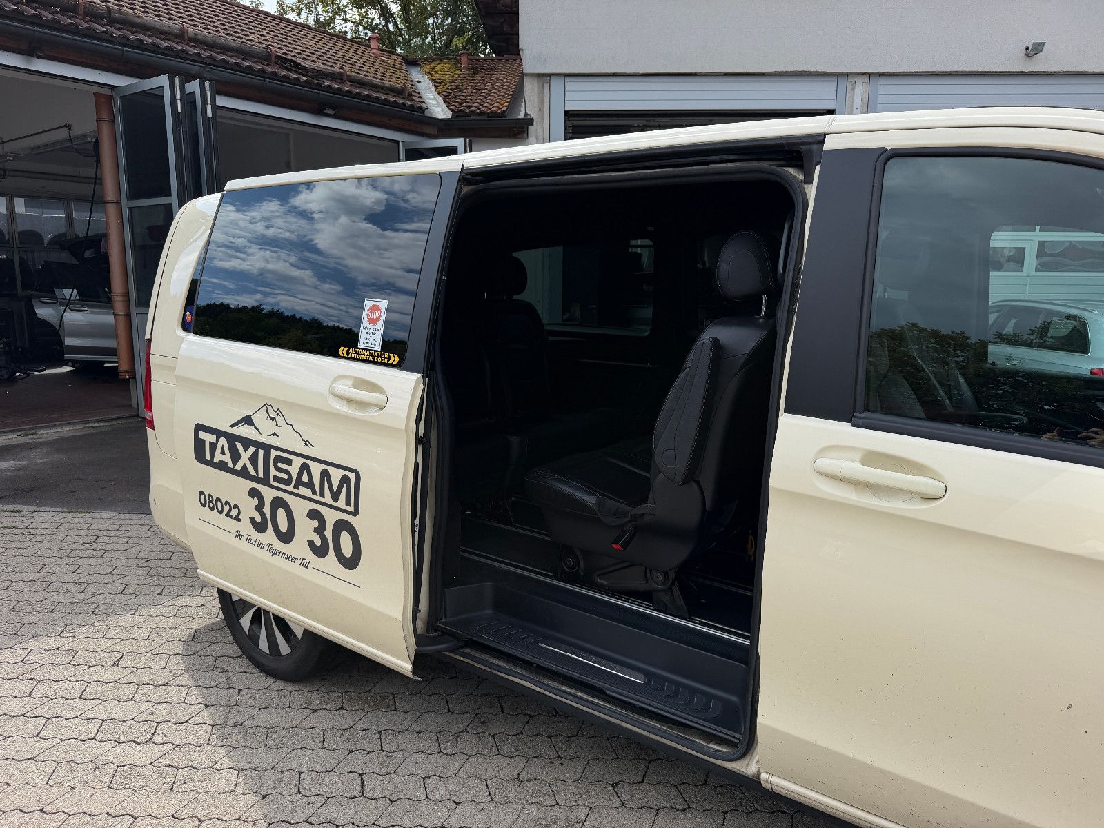 Fahrzeugabbildung Mercedes-Benz V 250 d 4MATIC extralang |360°|LED|TAXI
