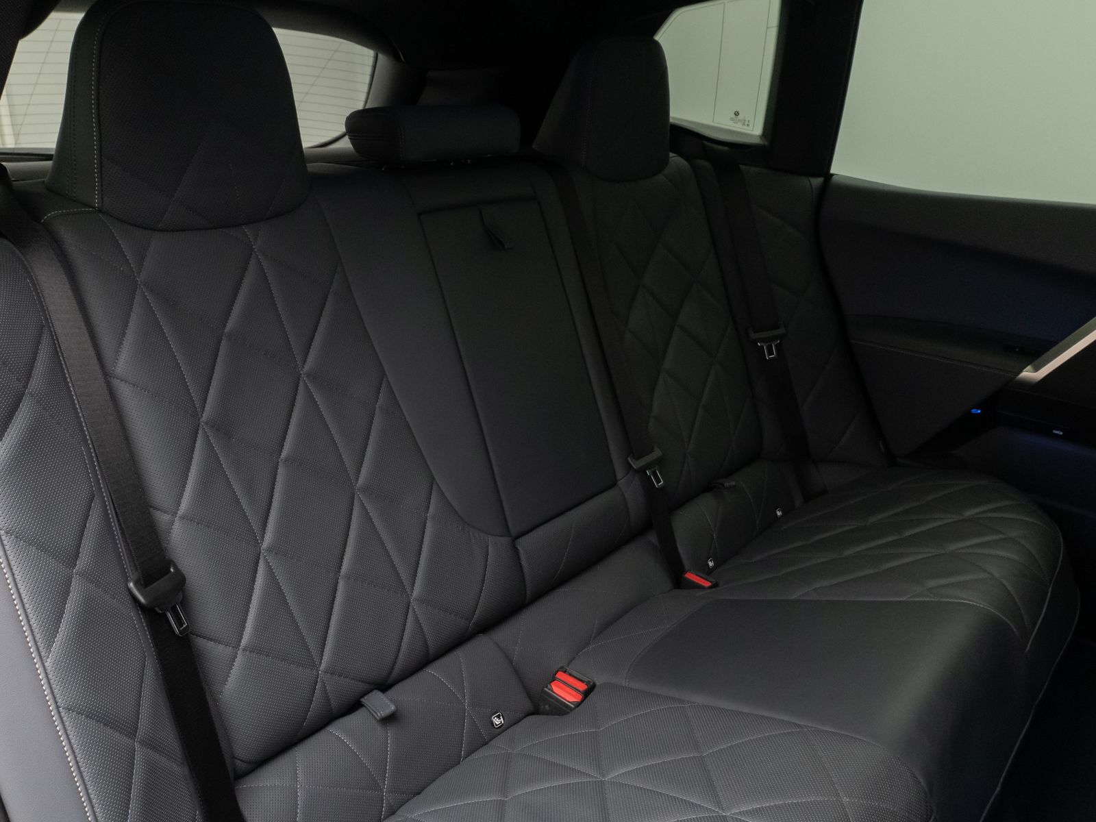 Fahrzeugabbildung BMW iX xD40 Sport Panorama 360° Laser DAB H/K 21Zoll