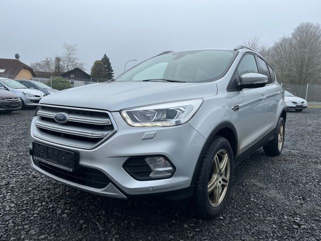 Ford Kuga Titanium, 4x4, Navi, SHZ, Leder, Xenon