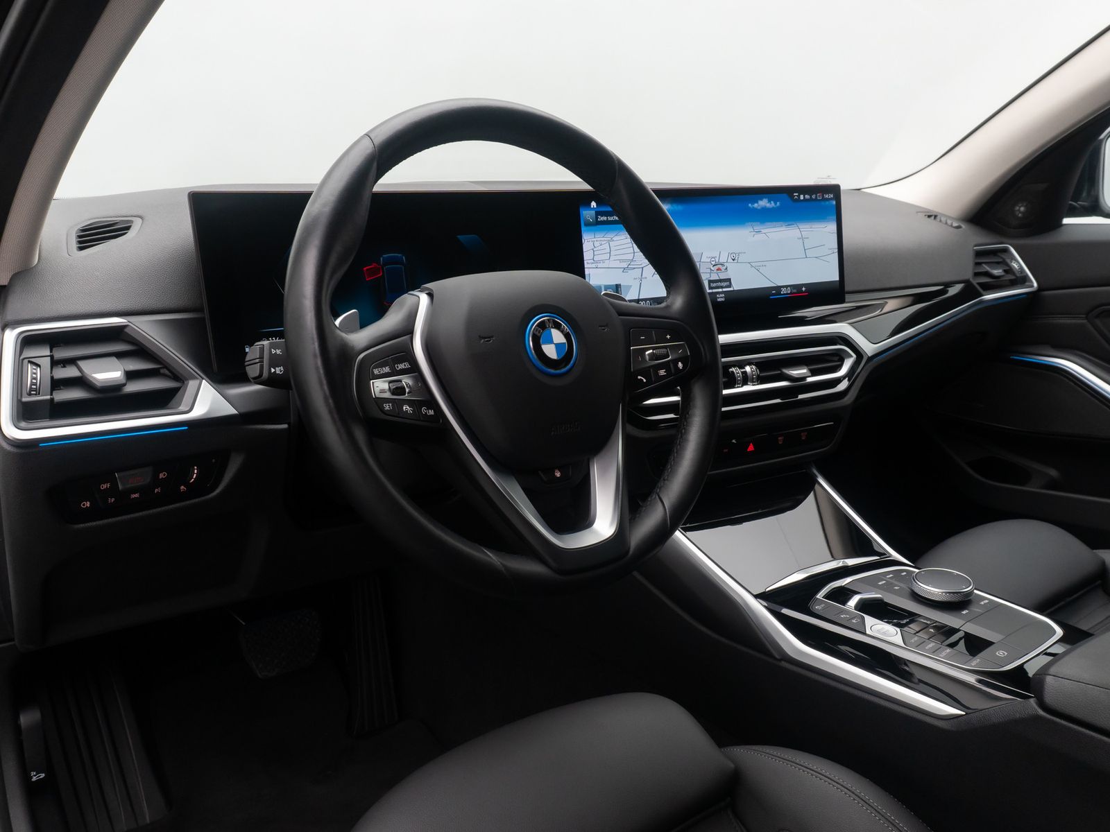 Fahrzeugabbildung BMW 320e DAB Kamera Alarm H/K Sport Leder Komfort