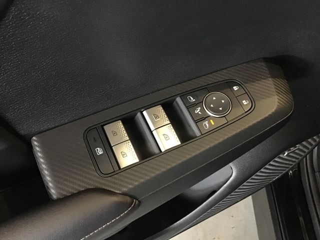 Fahrzeugabbildung Mitsubishi Plug-in Hybrid Outlander Intro Edition Navi/360°