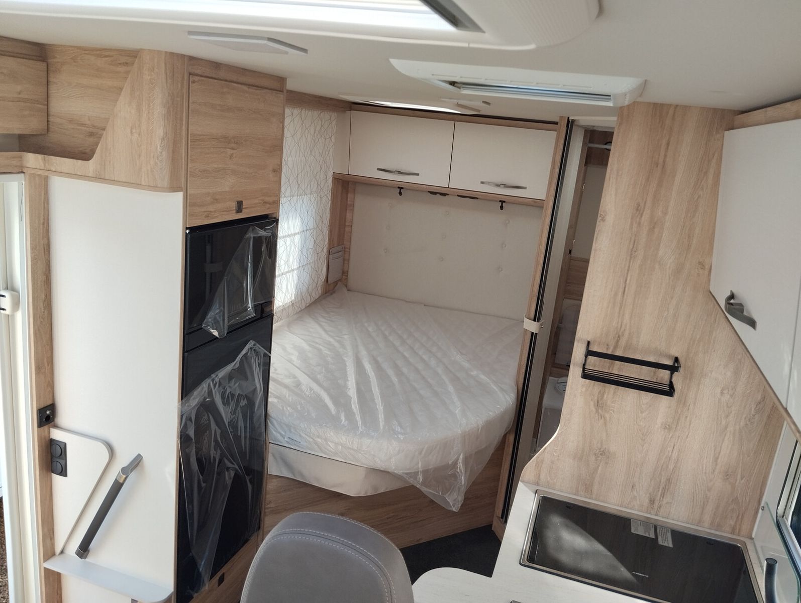Fahrzeugabbildung Eura Mobil Profila T PT 675 SB Mondial Pakete, Automatik
