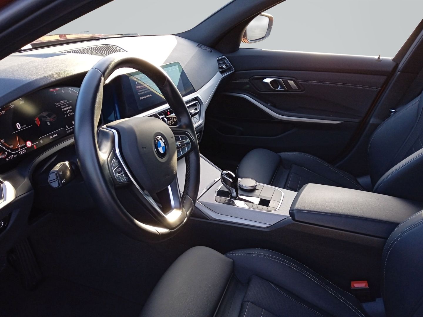 BMW 318 i Limousine Aut. SPORTSITZE+DAB+NAVI+TEMPOMA foto 13
