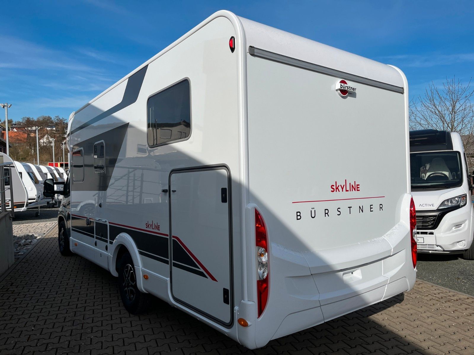 Fahrzeugabbildung Bürstner Lyseo Time SkyLine 726 G *Automatik*Navi*RFK*CPU