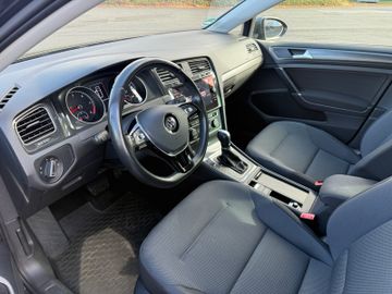 Volkswagen Golf - 11