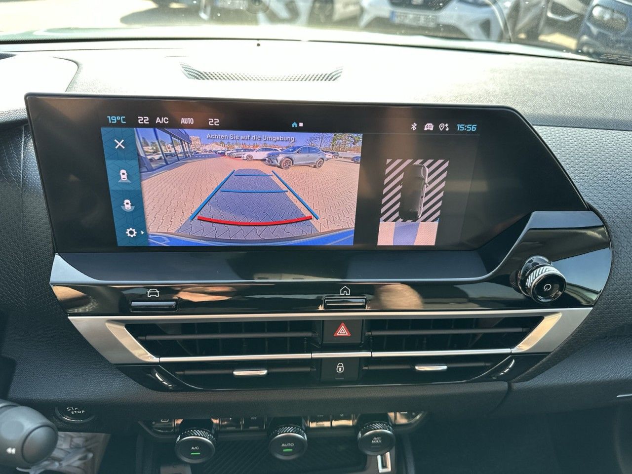 Fahrzeugabbildung Citroën C4 PureTech 130 EAT8 Shine
