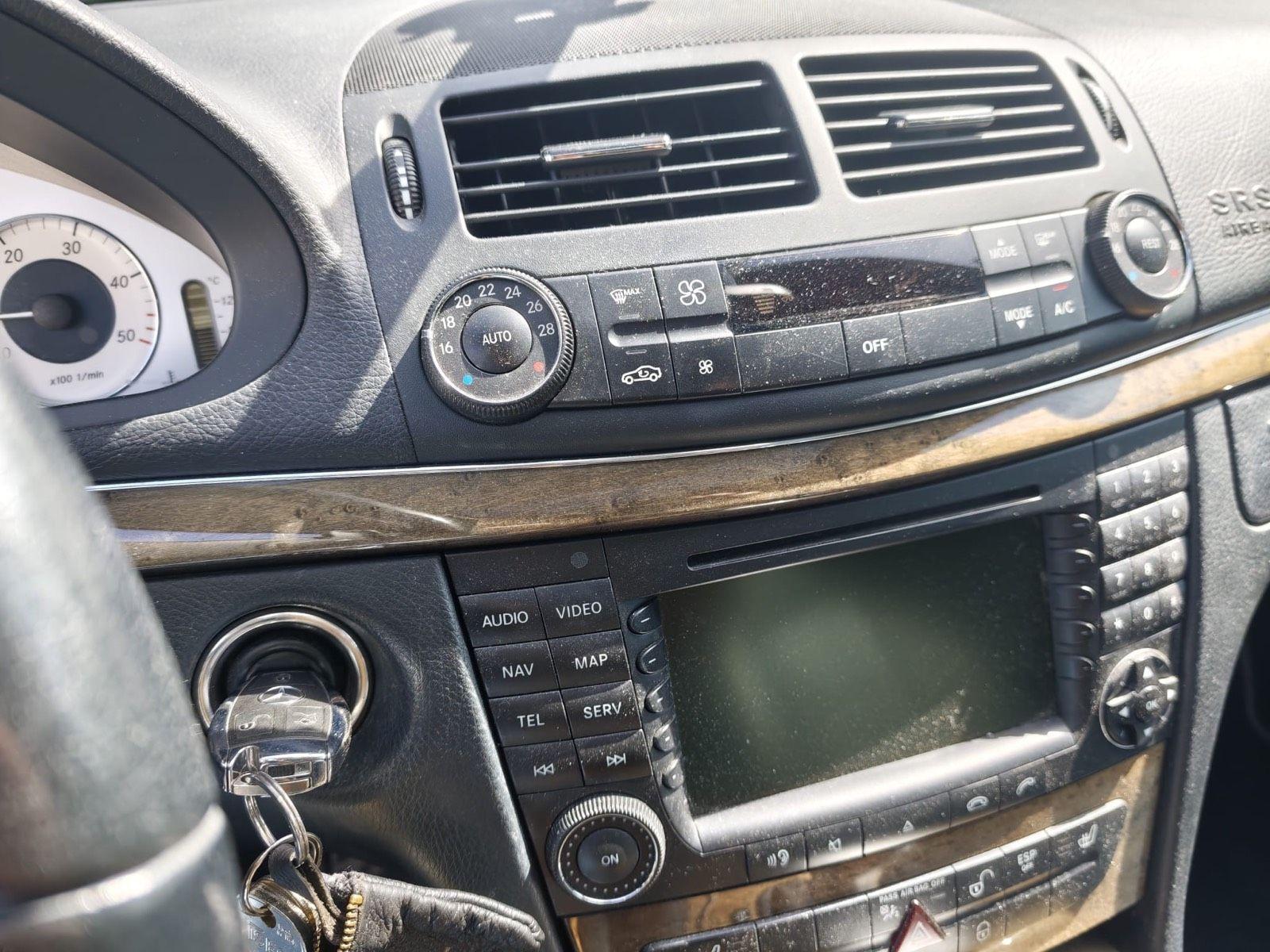 Mercedes-Benz E320 2008 — photo 5