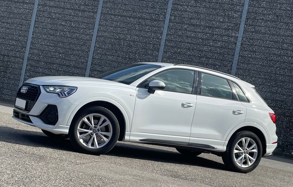 Image of Audi Q3
