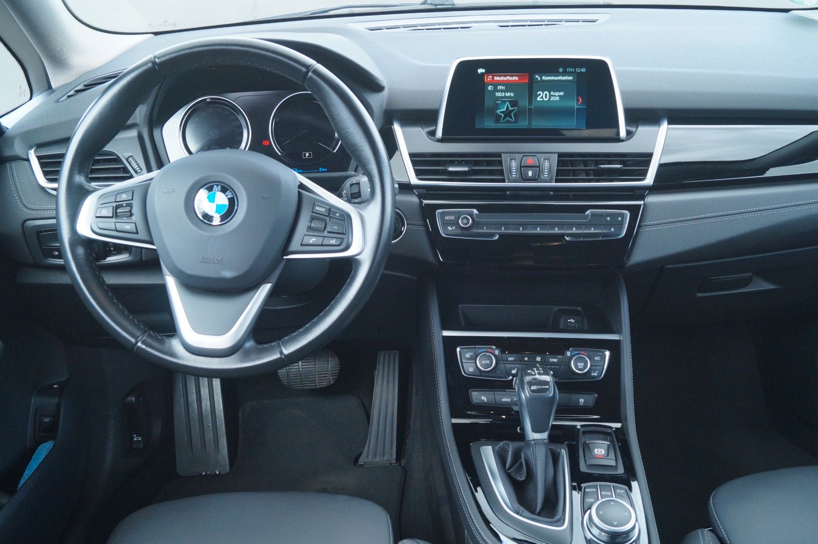 Fahrzeugabbildung BMW 225 xe Sport Line Active Tourer