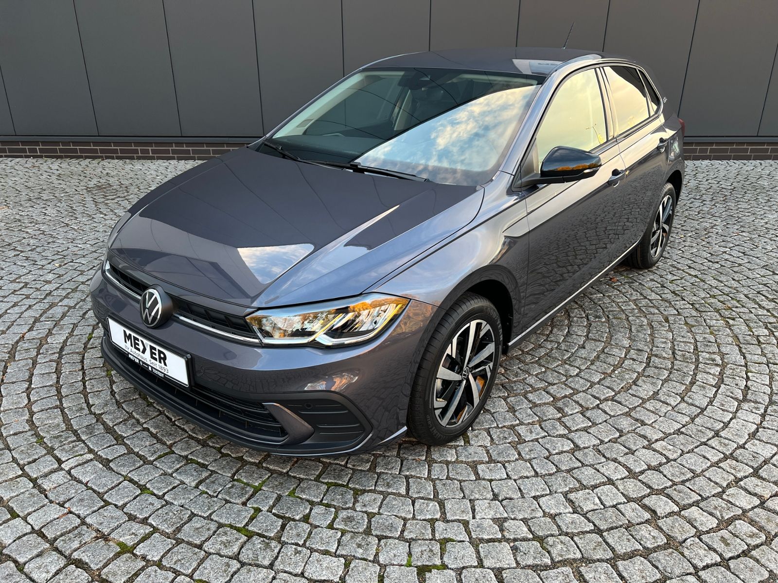 Fahrzeugabbildung Volkswagen Polo GOAL 1.0 TSI *LED, App-Connect, Kamera, 16"