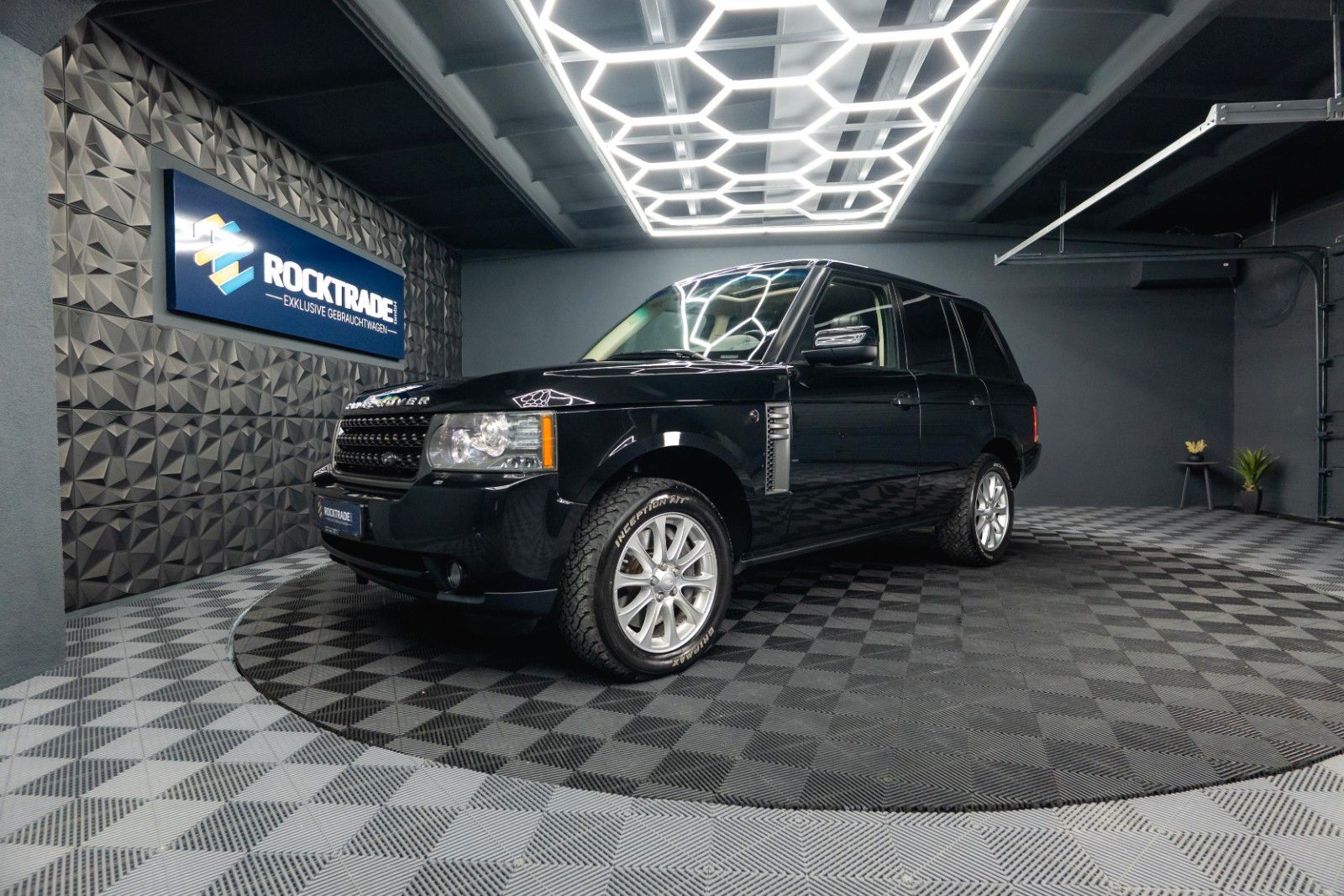 Fahrzeugabbildung Land Rover Range Rover V8 4.4 TD Vogue | Turbo + TÜV NEU
