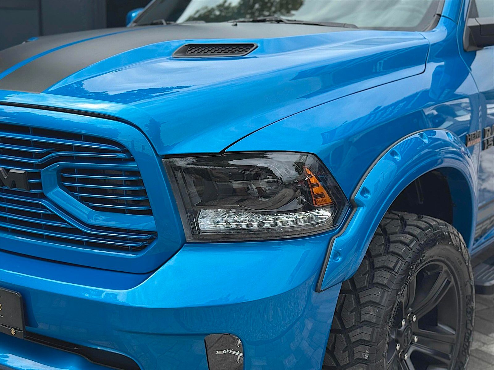 Fahrzeugabbildung Dodge RAM 5.7 V8 HEMI SPORT Offroad NIGHT 4x4 LED 19%