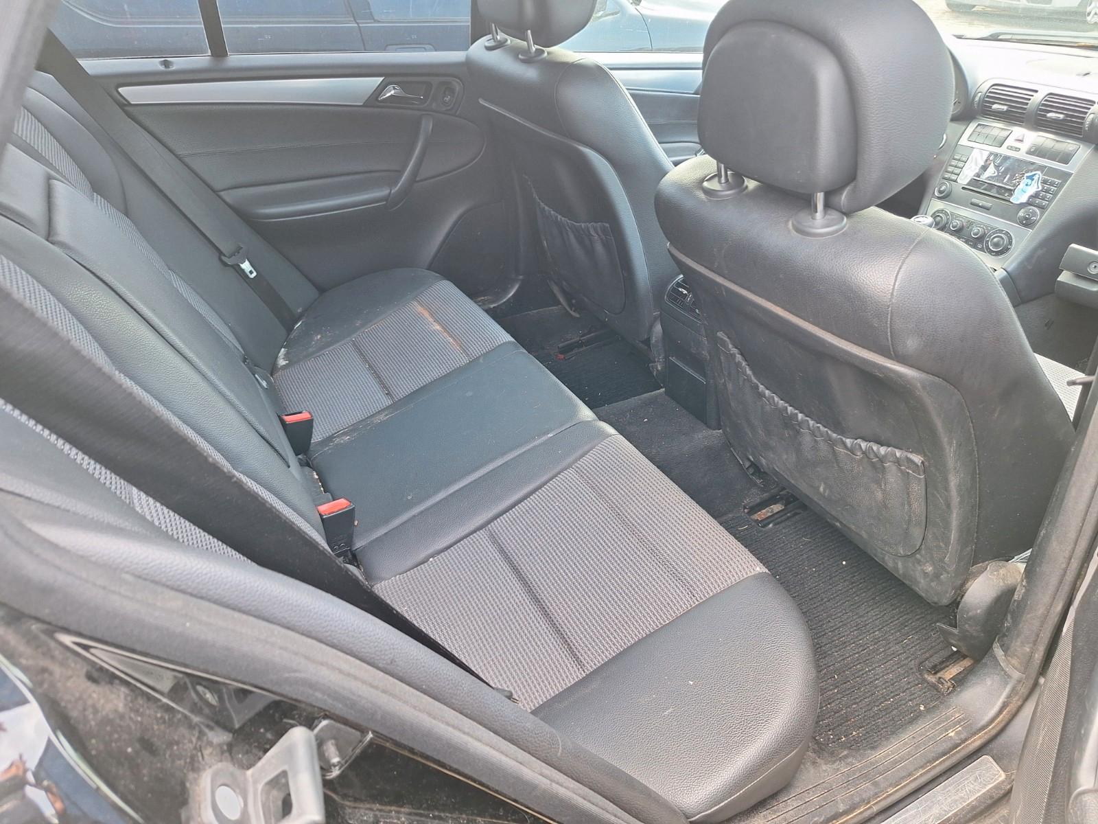 Mercedes-Benz C180 2006 — photo 7