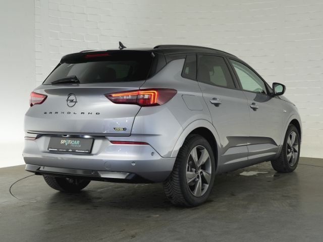 Grandland GSe PHEV 4X4 AT+AHK+NAVI+RÜCKFAHRKAMER