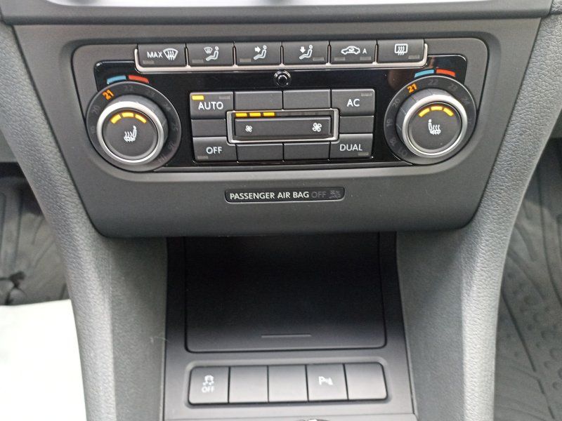 Fahrzeugansicht 14 Fahrzeugabbildung Volkswagen Golf VI 1.2 TSI Trendline NAVI+PDC+TEMPOMAT+SIT