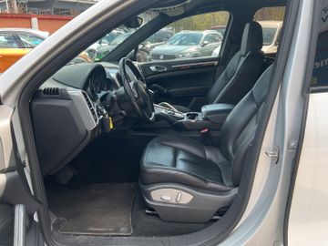 Porsche Cayenne - 9