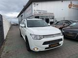 Mitsubishi Outlander PHEV Instyle 4WD - Mitsubishi Outlander Instyle mit Hybrid-Antrieb (Benzin/Elektro)