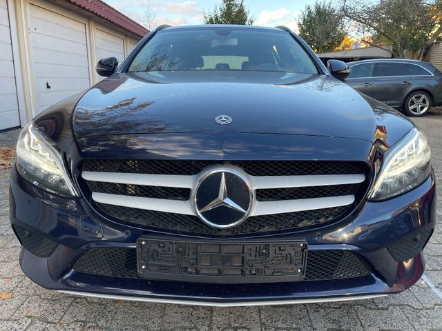 Mercedes-Benz C 180d  T-Modell LED Volleder Navi Kamera