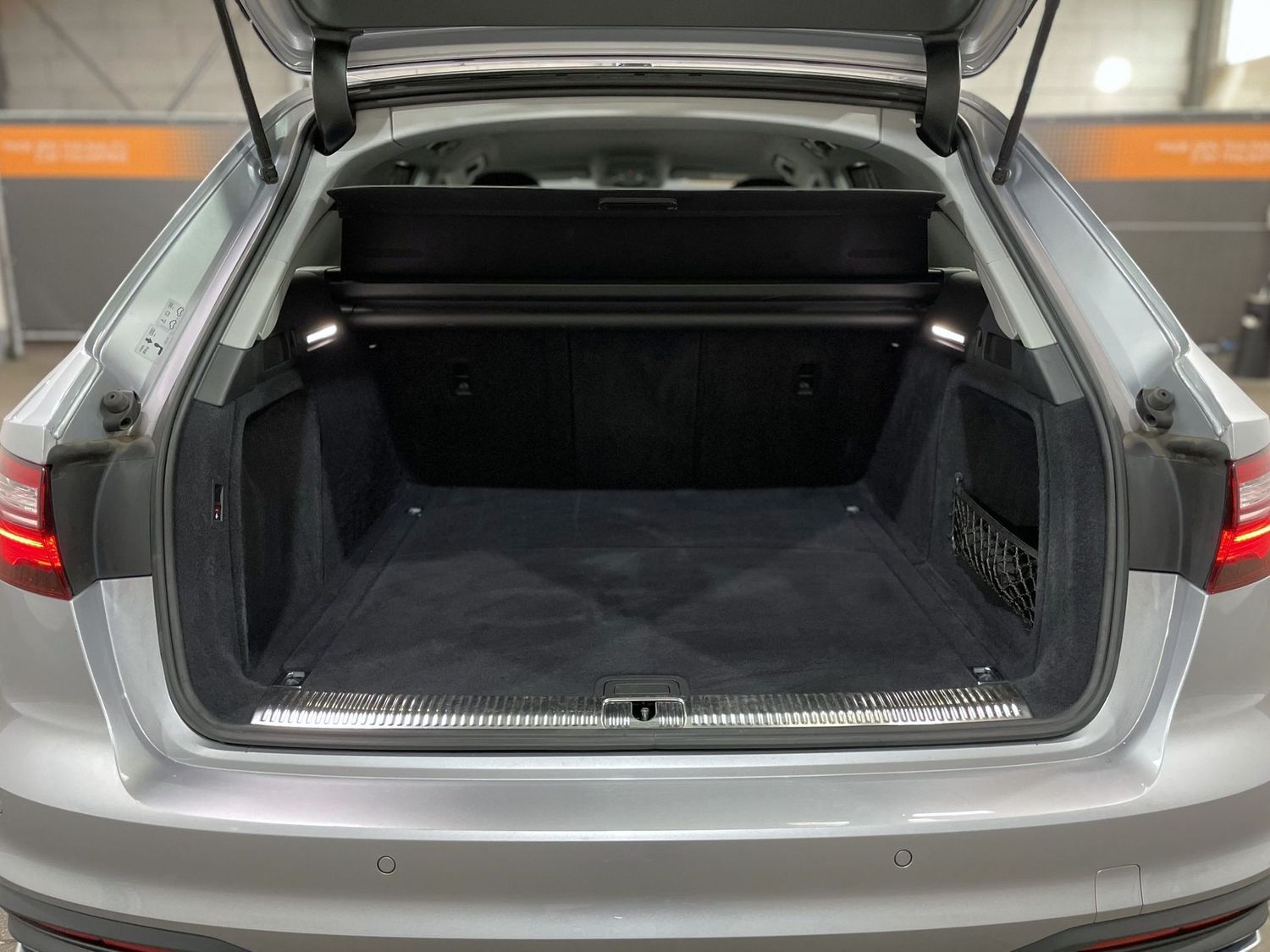 Fahrzeugabbildung Audi A4 35 TDI S-tronic #Kamera#LED#Navi#AHK