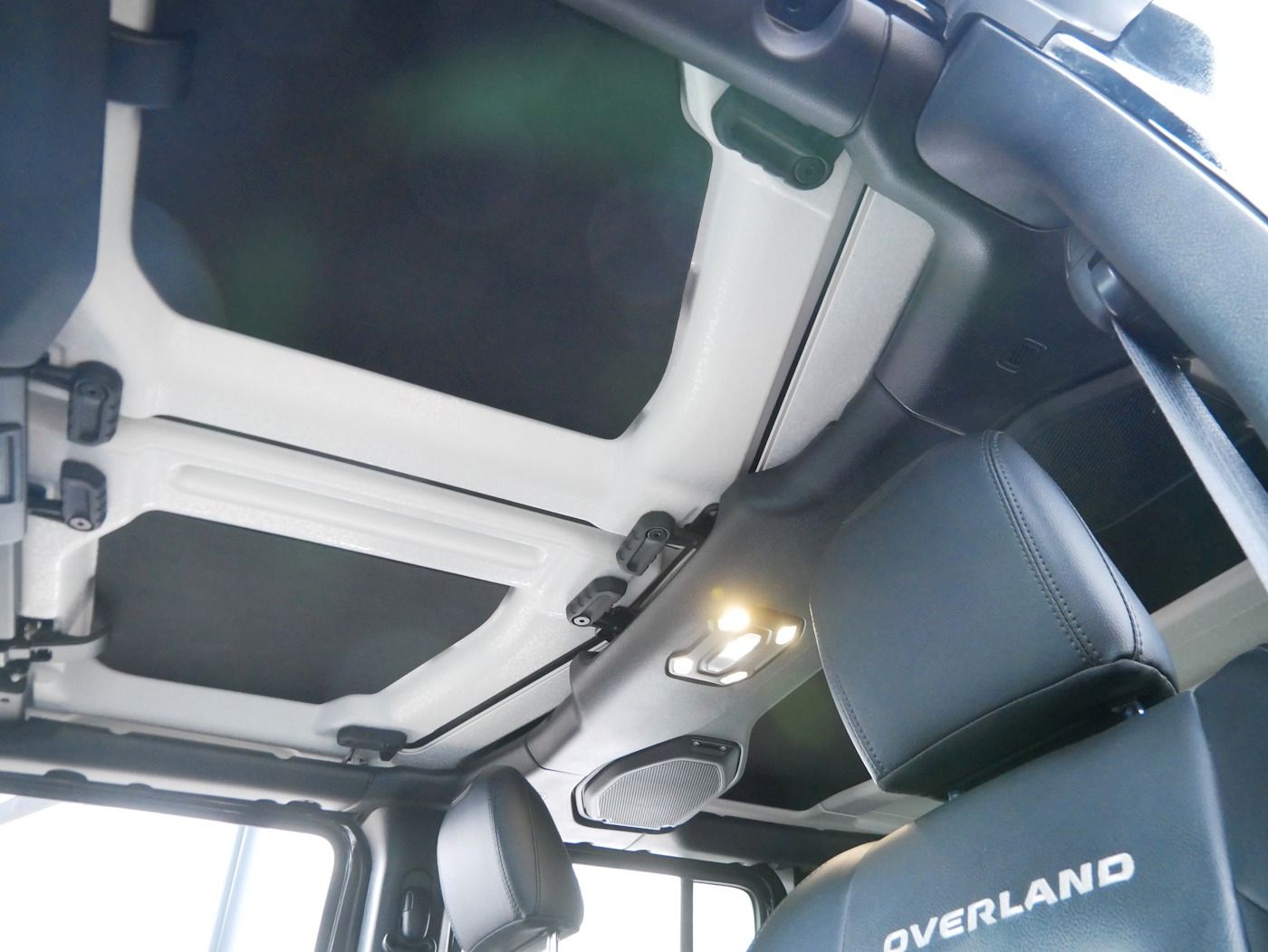 Fahrzeugabbildung Jeep Wrangler Unlimited 2.2 Overland 1.Hand AHK LED