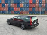 Volvo 850R - Volvo 850 mit Benzin-Antrieb: Limousine