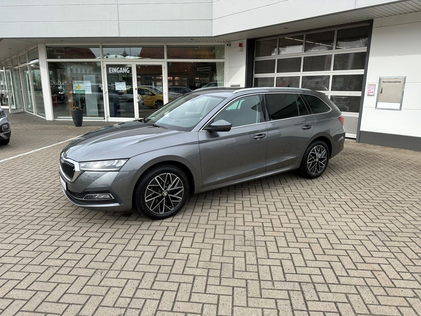 SKODA Octavia Style 2.0 TDI DPF EU6d Combi - Image 2